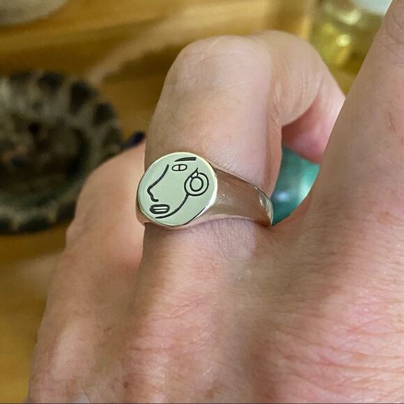 925 Sterling Silver Portrait Portrait Icon Adjustable Minimalist Ring - Picture 4 of 6